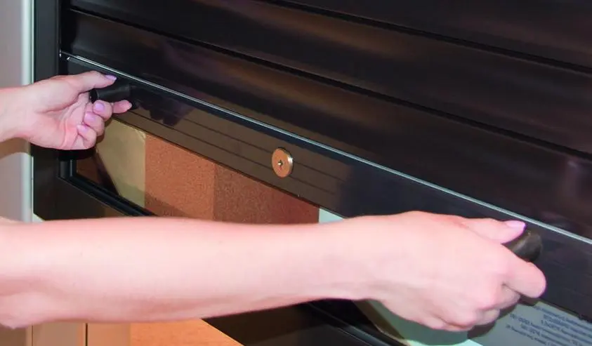 Пружинно-инерционный механизм